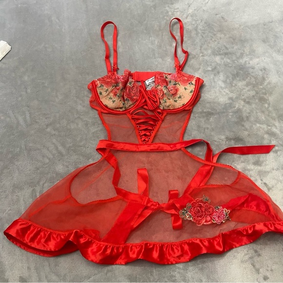 New! Victoria’s Secret Wicked Unlined Floral Embroidery Apron teddy 4297 - Picture 3 of 9